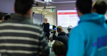 Image on theme 'What is a meetup and why should I care?'