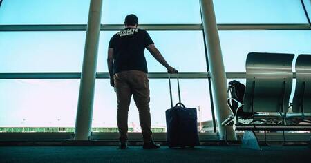 Image on theme 'The challenges and opportunities of relocating developers from abroad'