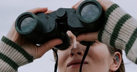 Image on theme 'Where do tech recruitment agencies find candidates?'